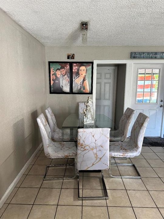 For Sale: $452,000 (3 beds, 1 baths, 1050 Square Feet)