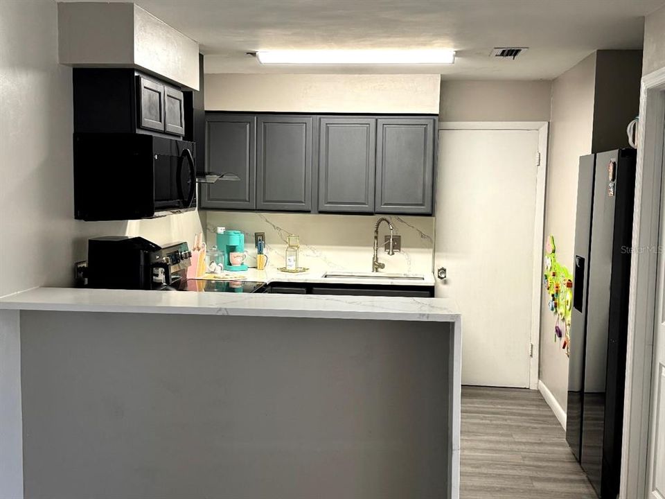 For Sale: $452,000 (3 beds, 1 baths, 1050 Square Feet)