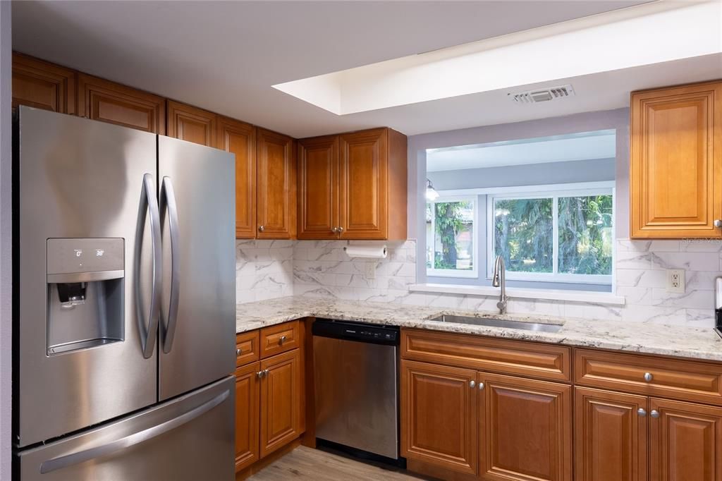 出租: $3,099 (2 贝兹, 2 浴室, 1612 平方英尺)