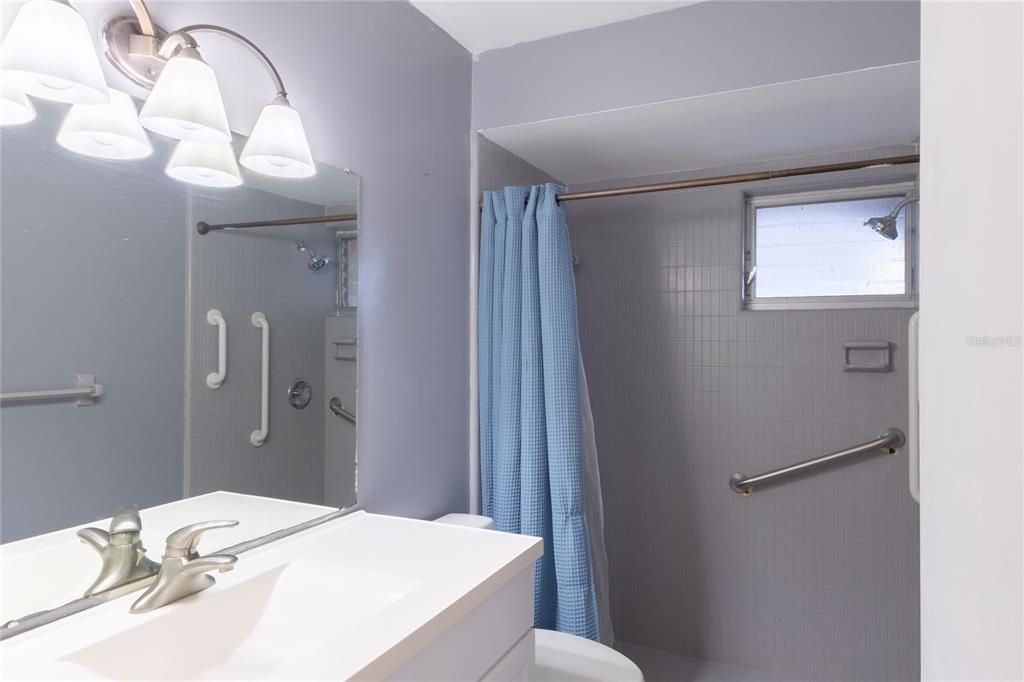 出租: $3,099 (2 贝兹, 2 浴室, 1612 平方英尺)