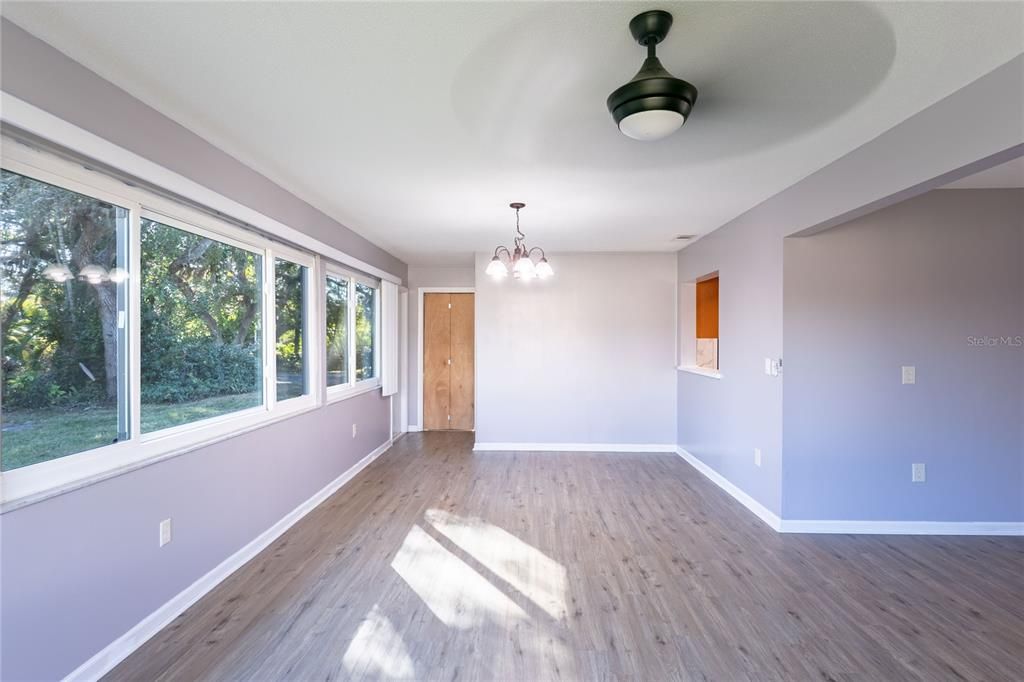 出租: $3,099 (2 贝兹, 2 浴室, 1612 平方英尺)