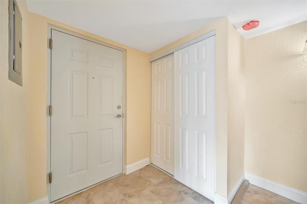 For Rent: $1,875 (2 beds, 2 baths, 1095 Square Feet)