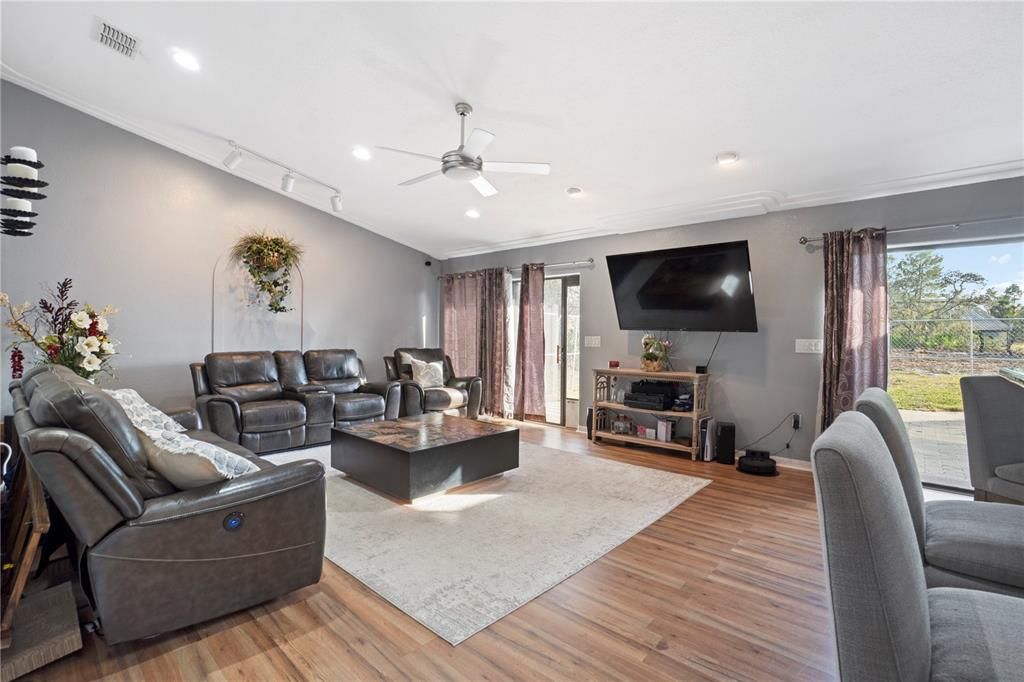 待售: $660,000 (3 贝兹, 3 浴室, 2177 平方英尺)