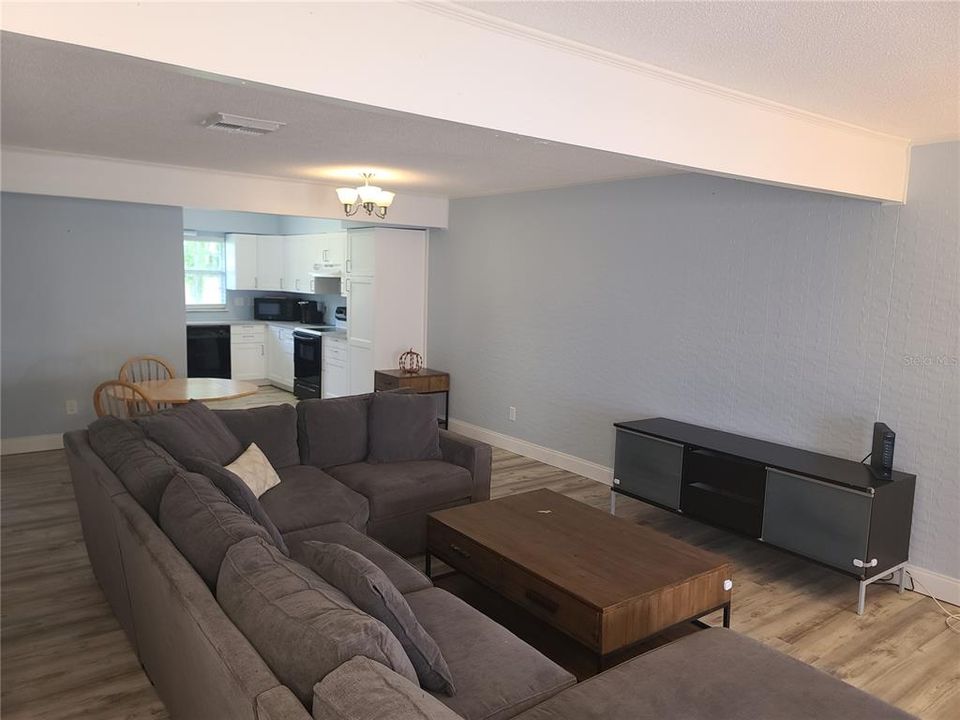 En Venta: $260,000 (2 camas, 1 baños, 1099 Pies cuadrados)