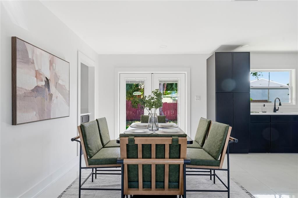 En Venta: $549,000 (3 camas, 2 baños, 1404 Pies cuadrados)