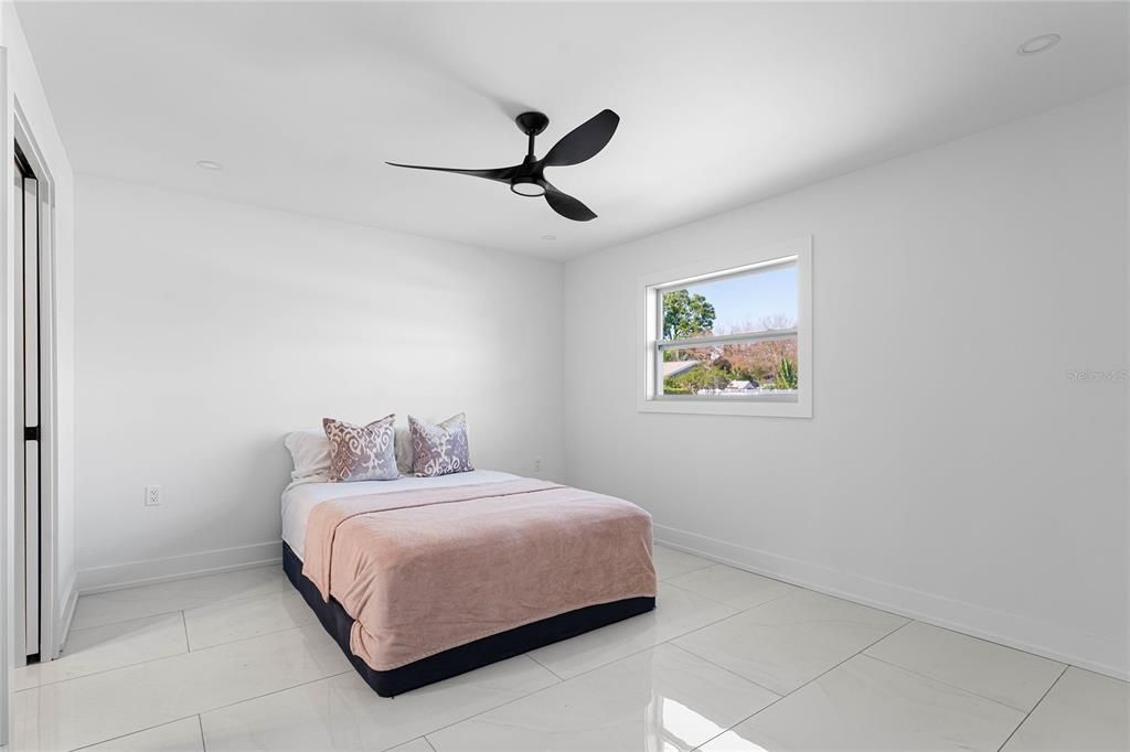 En Venta: $549,000 (3 camas, 2 baños, 1404 Pies cuadrados)