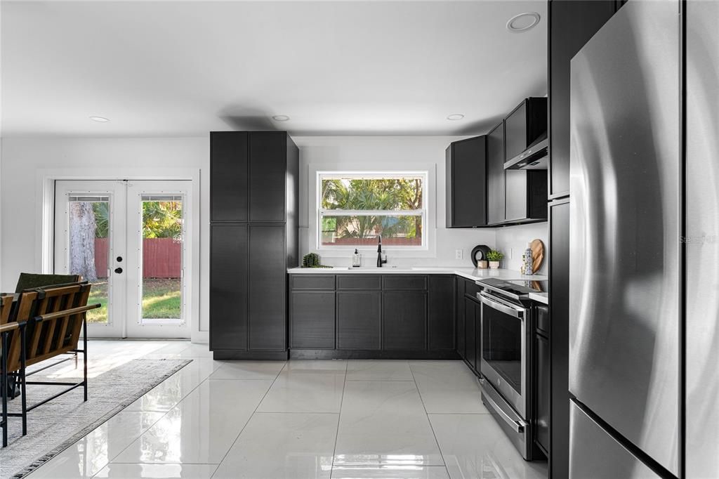 En Venta: $549,000 (3 camas, 2 baños, 1404 Pies cuadrados)