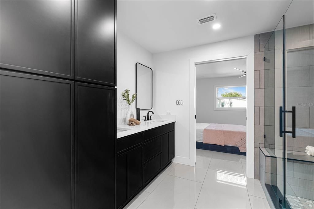 En Venta: $549,000 (3 camas, 2 baños, 1404 Pies cuadrados)