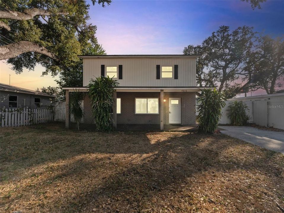 For Sale: $527,000 (4 beds, 2 baths, 2156 Square Feet)