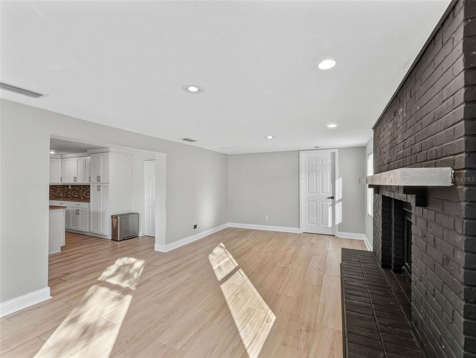 For Sale: $527,000 (4 beds, 2 baths, 2156 Square Feet)