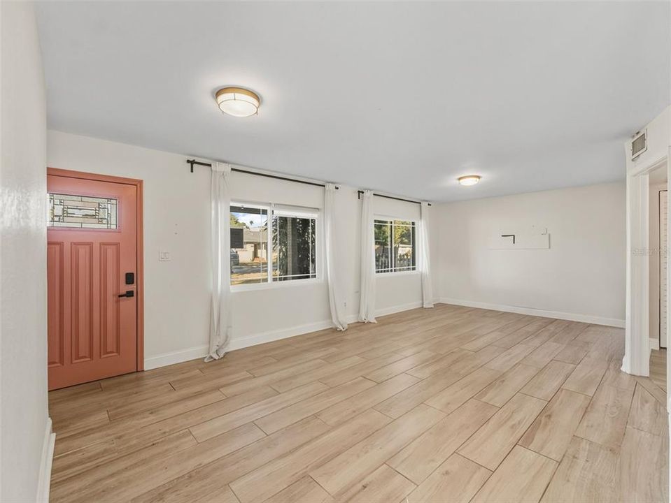 For Sale: $527,000 (4 beds, 2 baths, 2156 Square Feet)