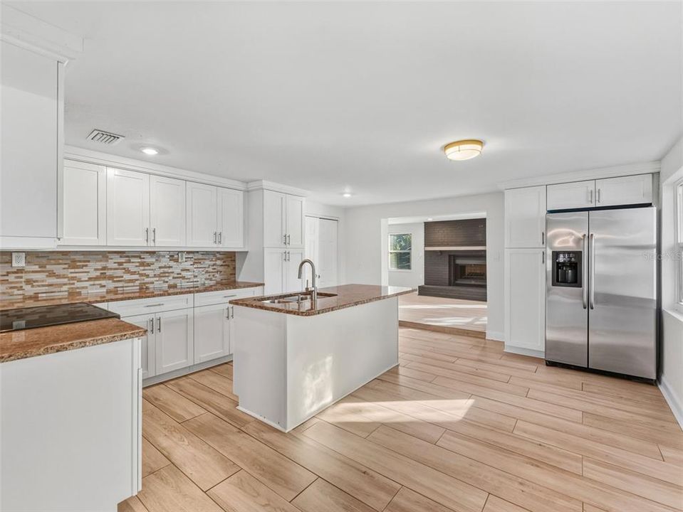 For Sale: $527,000 (4 beds, 2 baths, 2156 Square Feet)