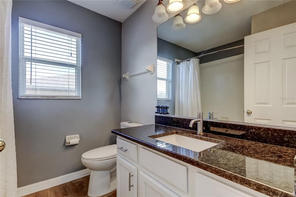 待售: $470,000 (4 贝兹, 2 浴室, 2482 平方英尺)