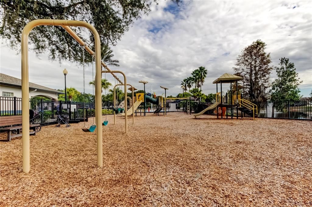 待售: $470,000 (4 贝兹, 2 浴室, 2482 平方英尺)