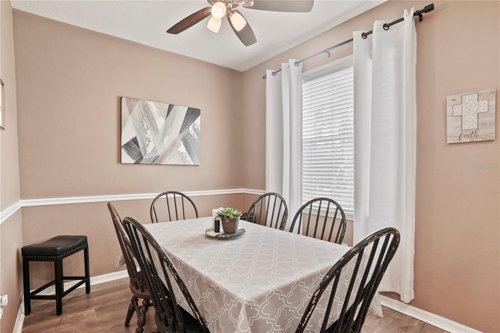 待售: $470,000 (4 贝兹, 2 浴室, 2482 平方英尺)