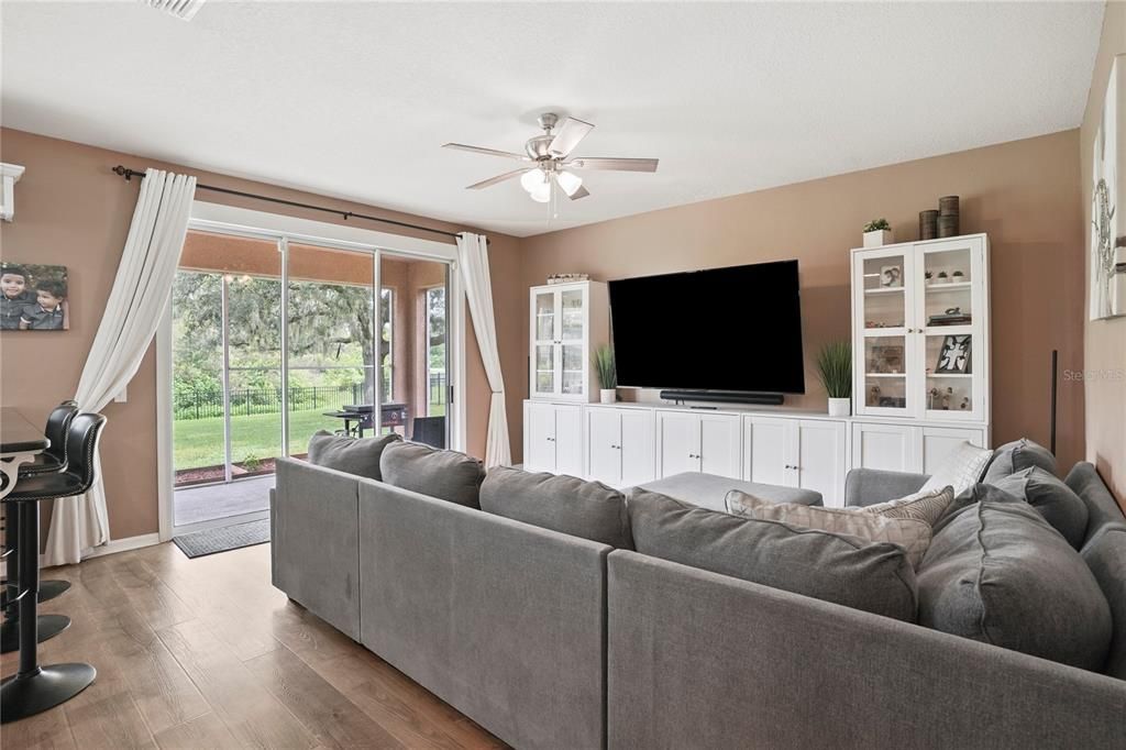 待售: $470,000 (4 贝兹, 2 浴室, 2482 平方英尺)