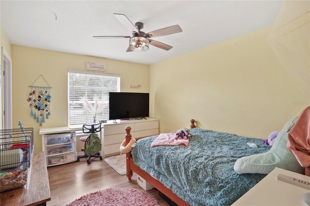 待售: $470,000 (4 贝兹, 2 浴室, 2482 平方英尺)