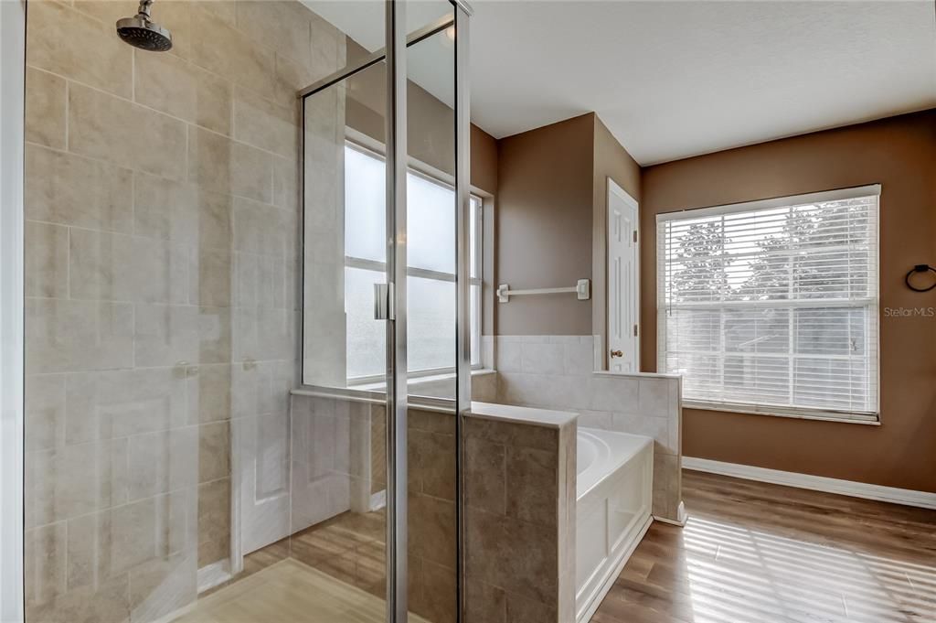 待售: $470,000 (4 贝兹, 2 浴室, 2482 平方英尺)