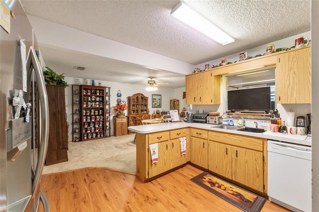 待售: $152,200 (2 贝兹, 2 浴室, 1409 平方英尺)