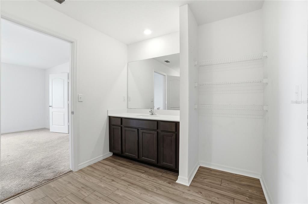 For Sale: $260,000 (3 beds, 2 baths, 1383 Square Feet)