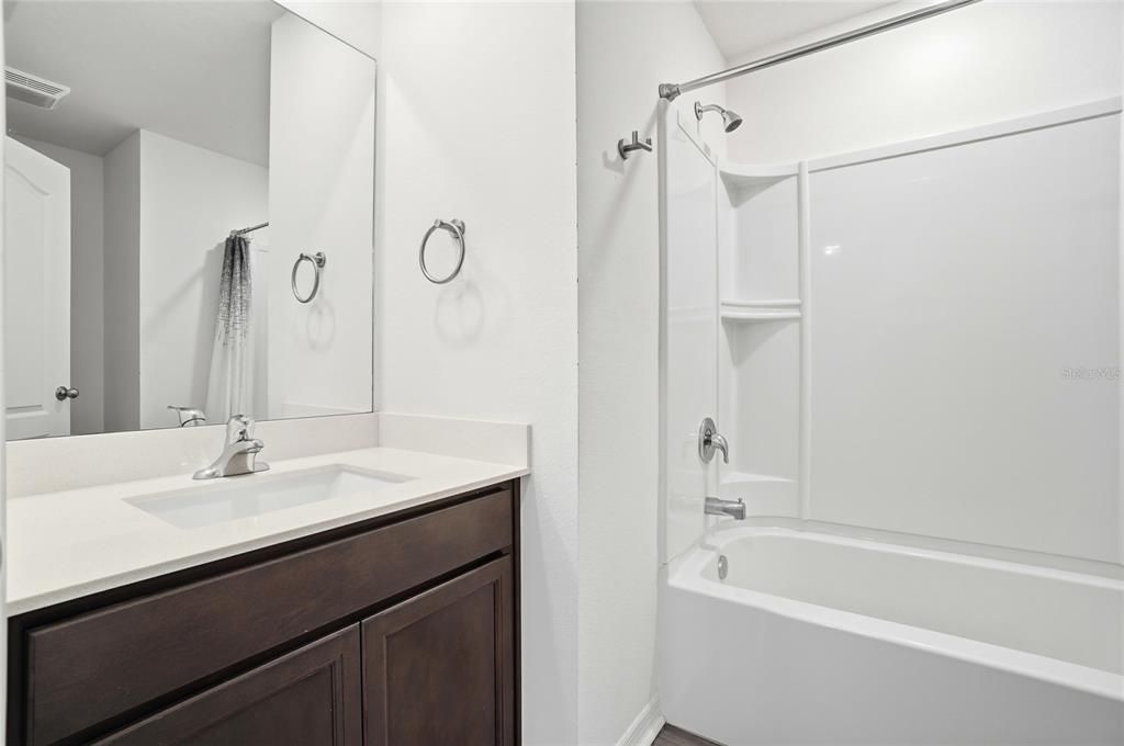 For Sale: $260,000 (3 beds, 2 baths, 1383 Square Feet)