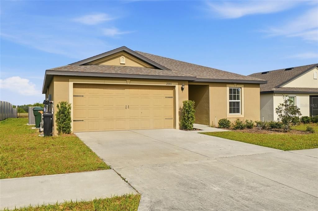 For Sale: $260,000 (3 beds, 2 baths, 1383 Square Feet)