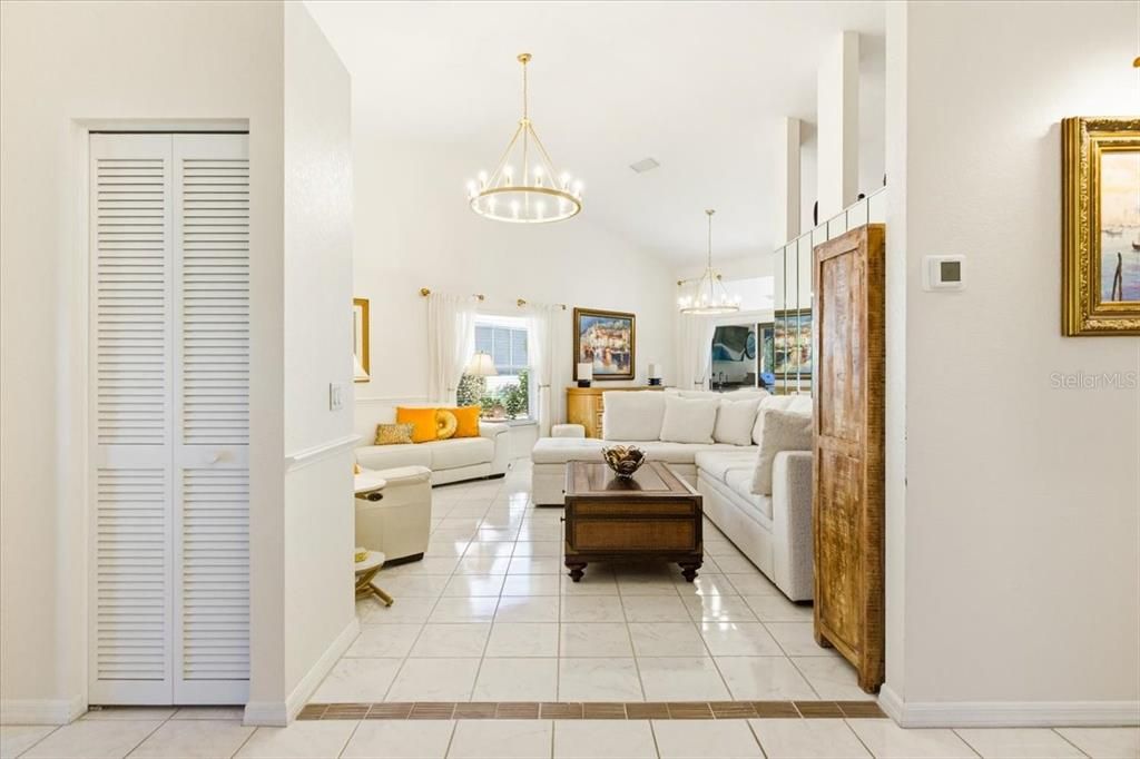 На продажу: $657,000 (3 спален, 3 ванн, 2118 Квадратных фут)