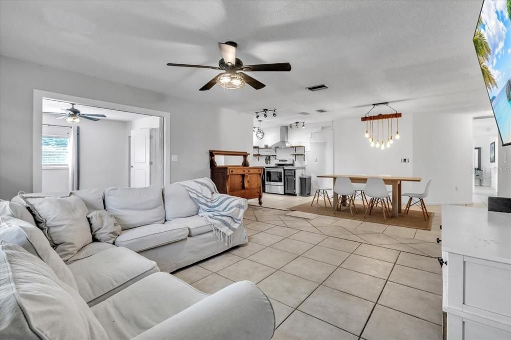 For Sale: $245,000 (4 beds, 2 baths, 2070 Square Feet)