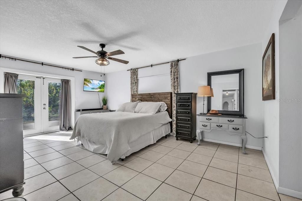 For Sale: $245,000 (4 beds, 2 baths, 2070 Square Feet)