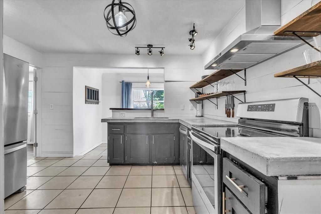 For Sale: $245,000 (4 beds, 2 baths, 2070 Square Feet)