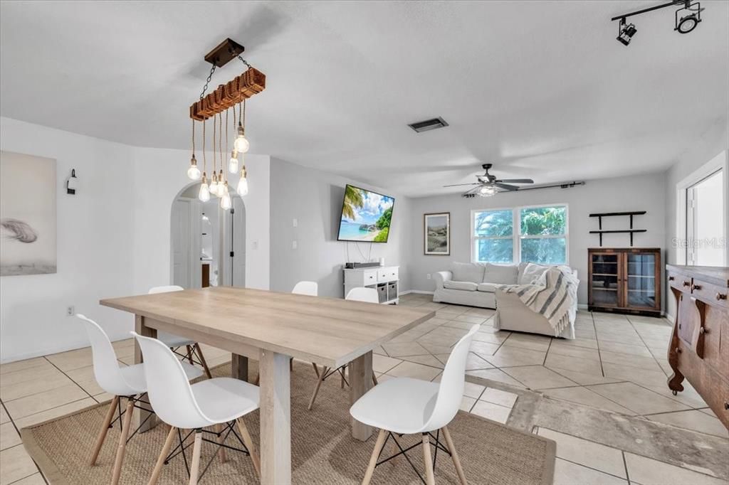 For Sale: $245,000 (4 beds, 2 baths, 2070 Square Feet)