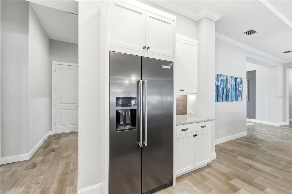 На продажу: $825,000 (4 спален, 3 ванн, 2825 Квадратных фут)