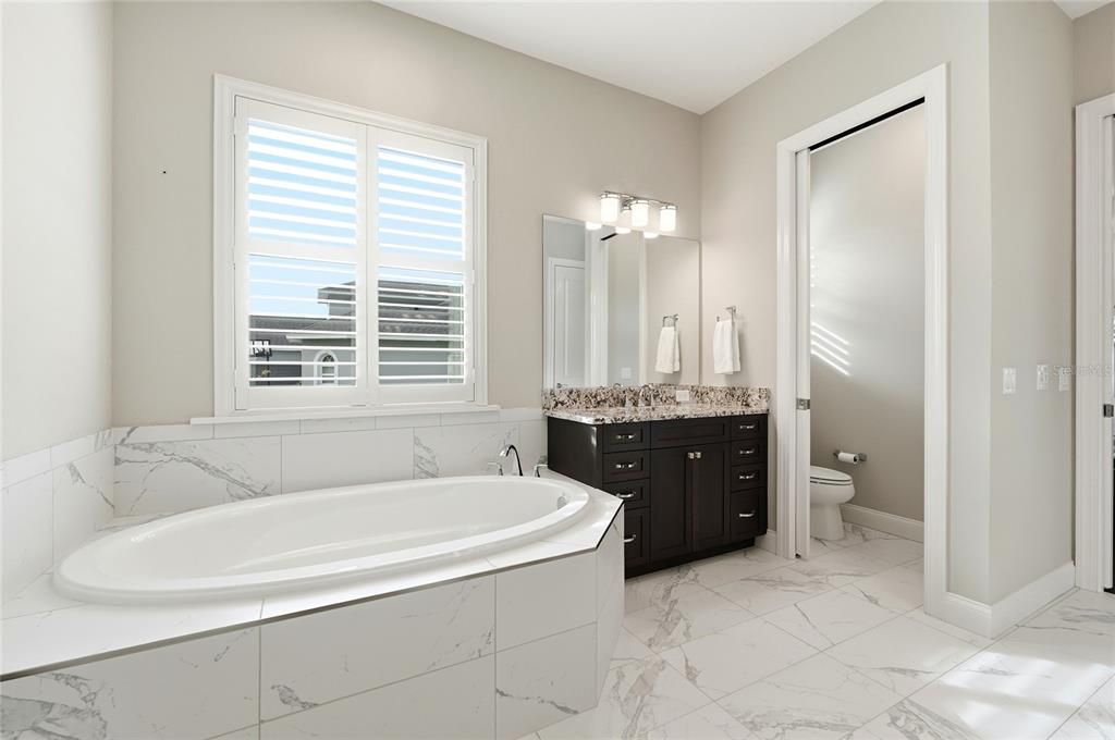 На продажу: $825,000 (4 спален, 3 ванн, 2825 Квадратных фут)