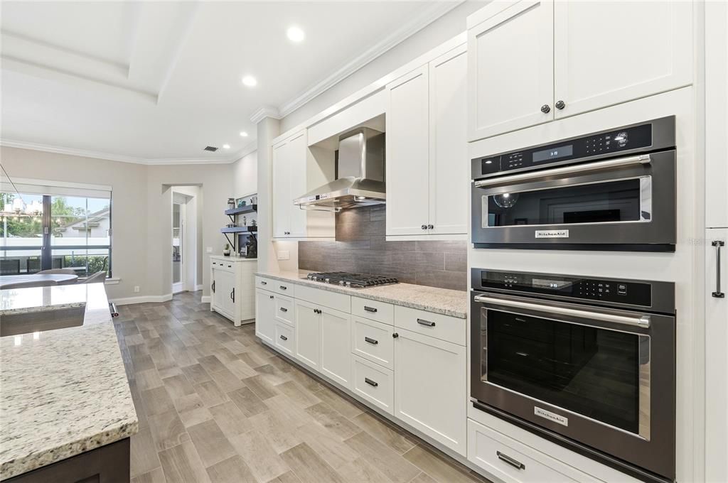 На продажу: $825,000 (4 спален, 3 ванн, 2825 Квадратных фут)