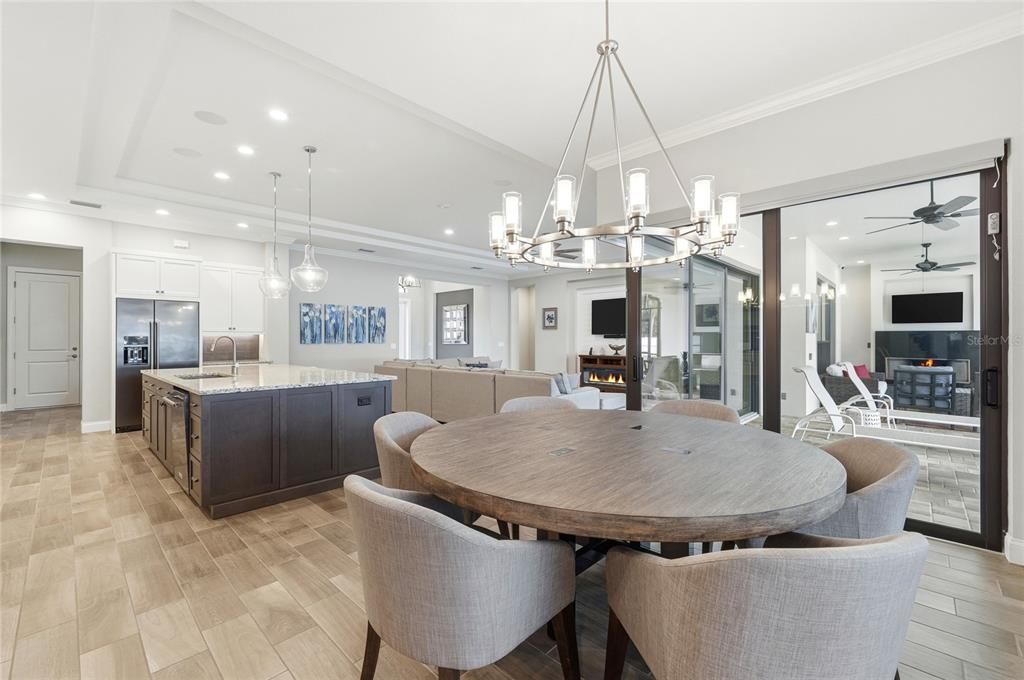 На продажу: $825,000 (4 спален, 3 ванн, 2825 Квадратных фут)