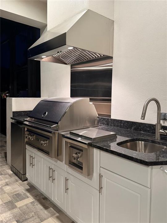 На продажу: $825,000 (4 спален, 3 ванн, 2825 Квадратных фут)