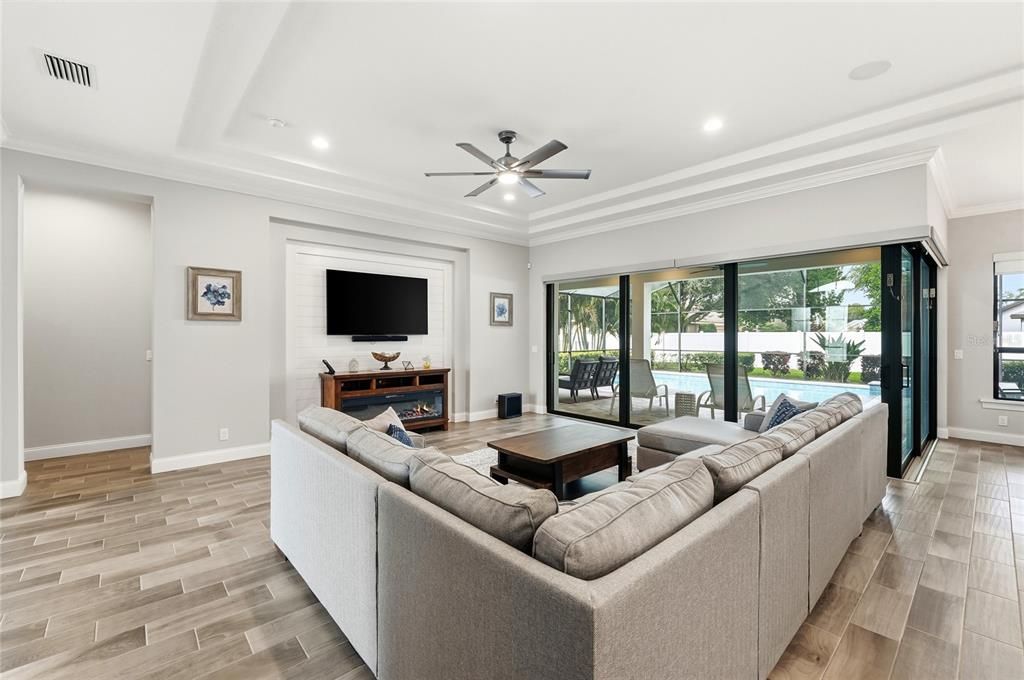 На продажу: $825,000 (4 спален, 3 ванн, 2825 Квадратных фут)