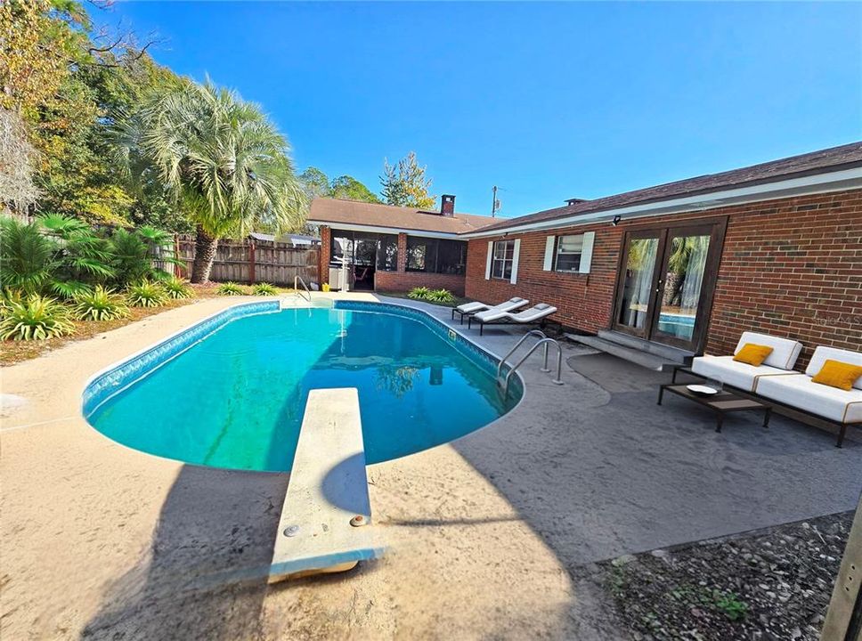 For Sale: $1,200,000 (2 beds, 3 baths, 1744 Square Feet)