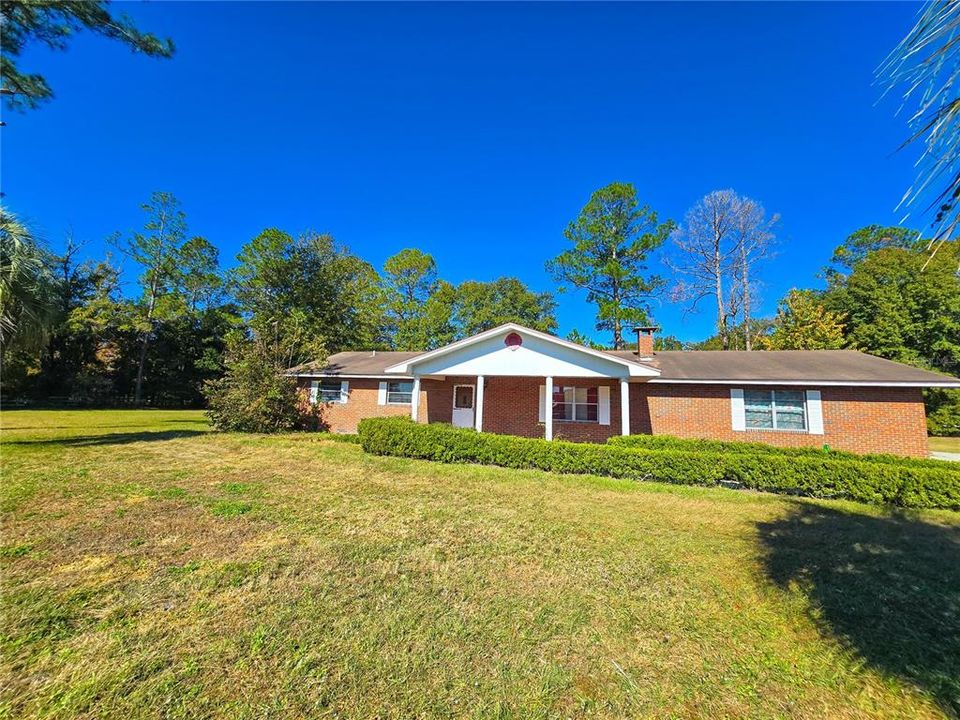 For Sale: $1,200,000 (2 beds, 3 baths, 1744 Square Feet)