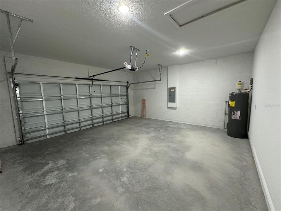 For Sale: $288,800 (4 beds, 2 baths, 1833 Square Feet)