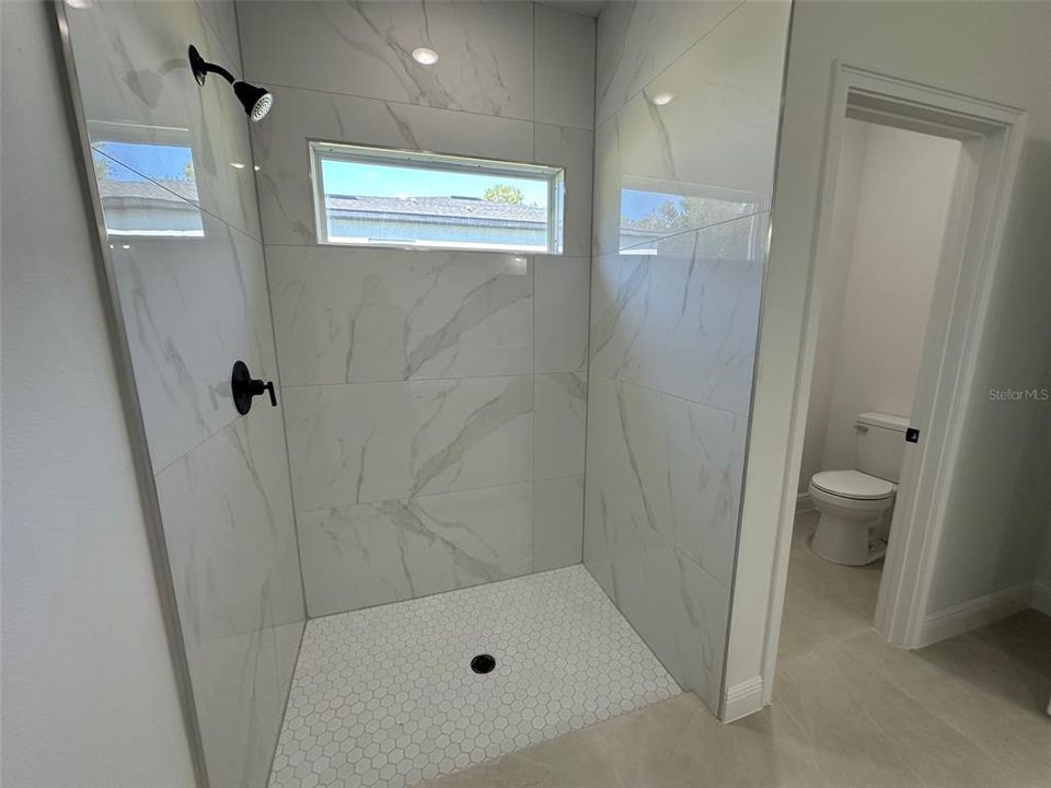 For Sale: $288,800 (4 beds, 2 baths, 1833 Square Feet)