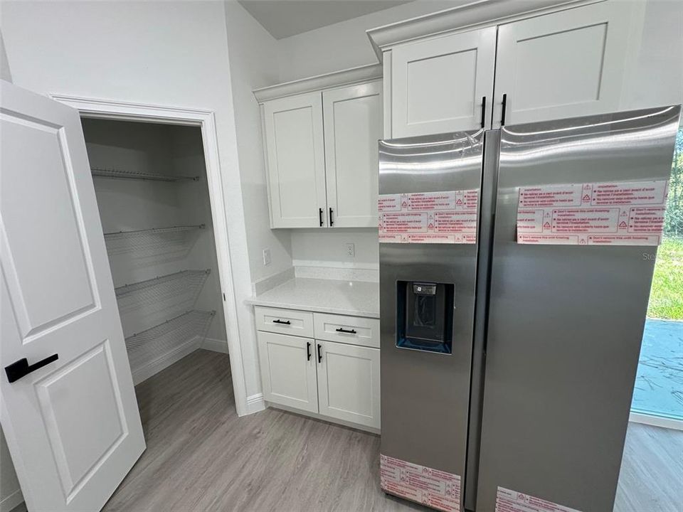 For Sale: $288,800 (4 beds, 2 baths, 1833 Square Feet)