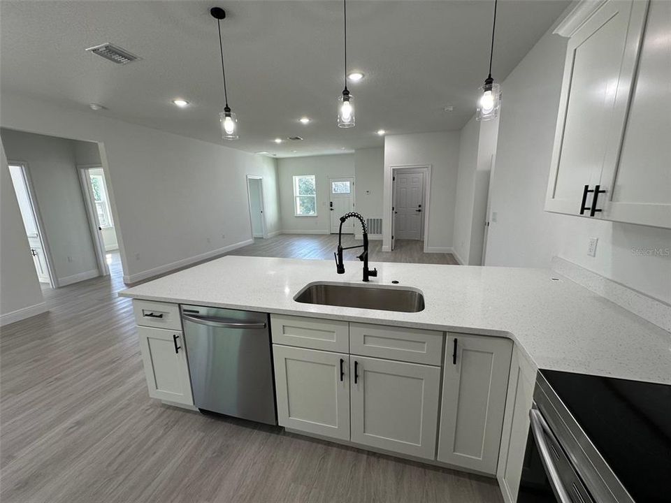 For Sale: $288,800 (4 beds, 2 baths, 1833 Square Feet)