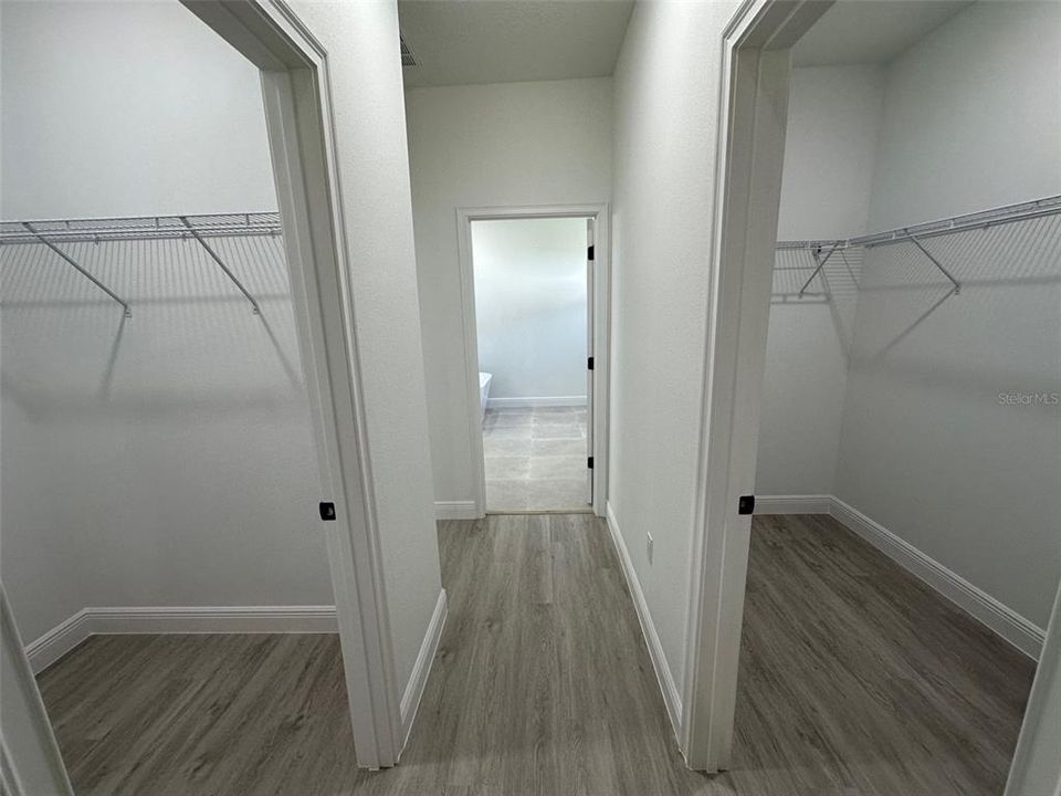 For Sale: $288,800 (4 beds, 2 baths, 1833 Square Feet)