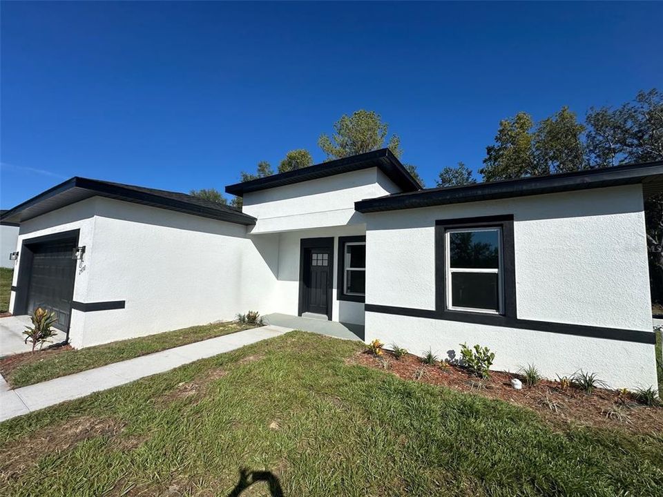 For Sale: $288,800 (4 beds, 2 baths, 1833 Square Feet)