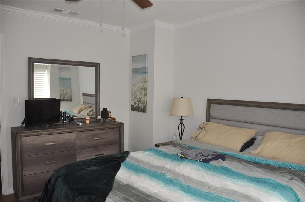 Activo con contrato: $125,000 (2 camas, 1 baños, 999 Pies cuadrados)