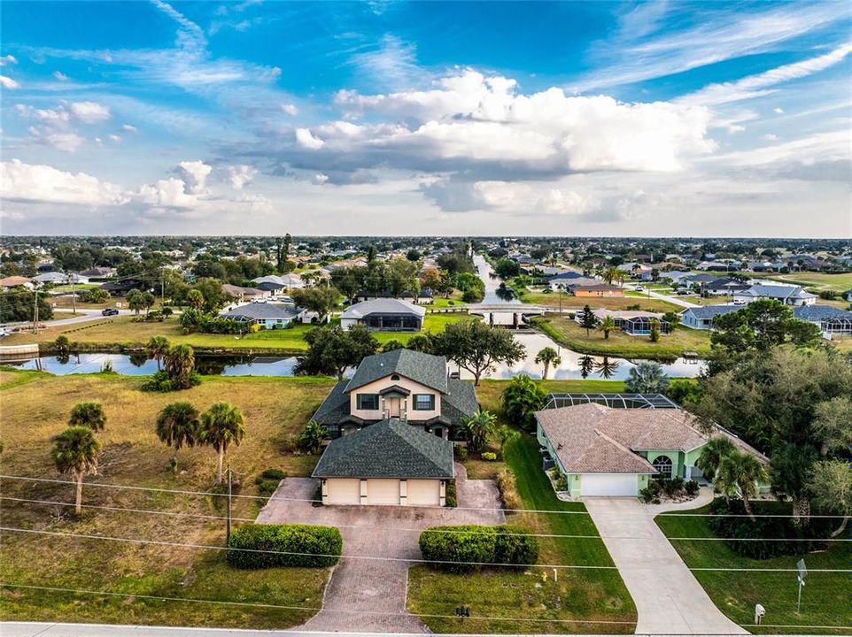 待售: $210,000 (2 贝兹, 2 浴室, 1272 平方英尺)