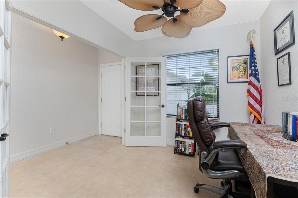 待售: $210,000 (2 贝兹, 2 浴室, 1272 平方英尺)