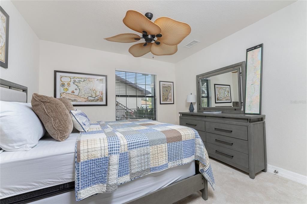 待售: $210,000 (2 贝兹, 2 浴室, 1272 平方英尺)