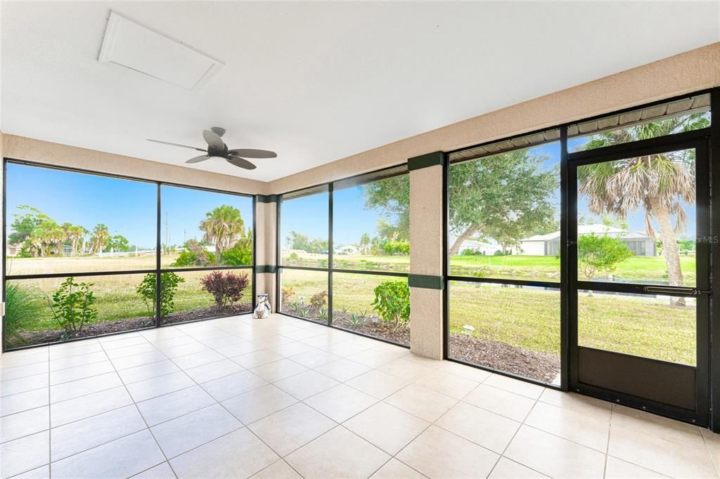 待售: $210,000 (2 贝兹, 2 浴室, 1272 平方英尺)